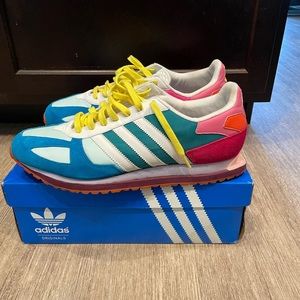Adidas Sneakers